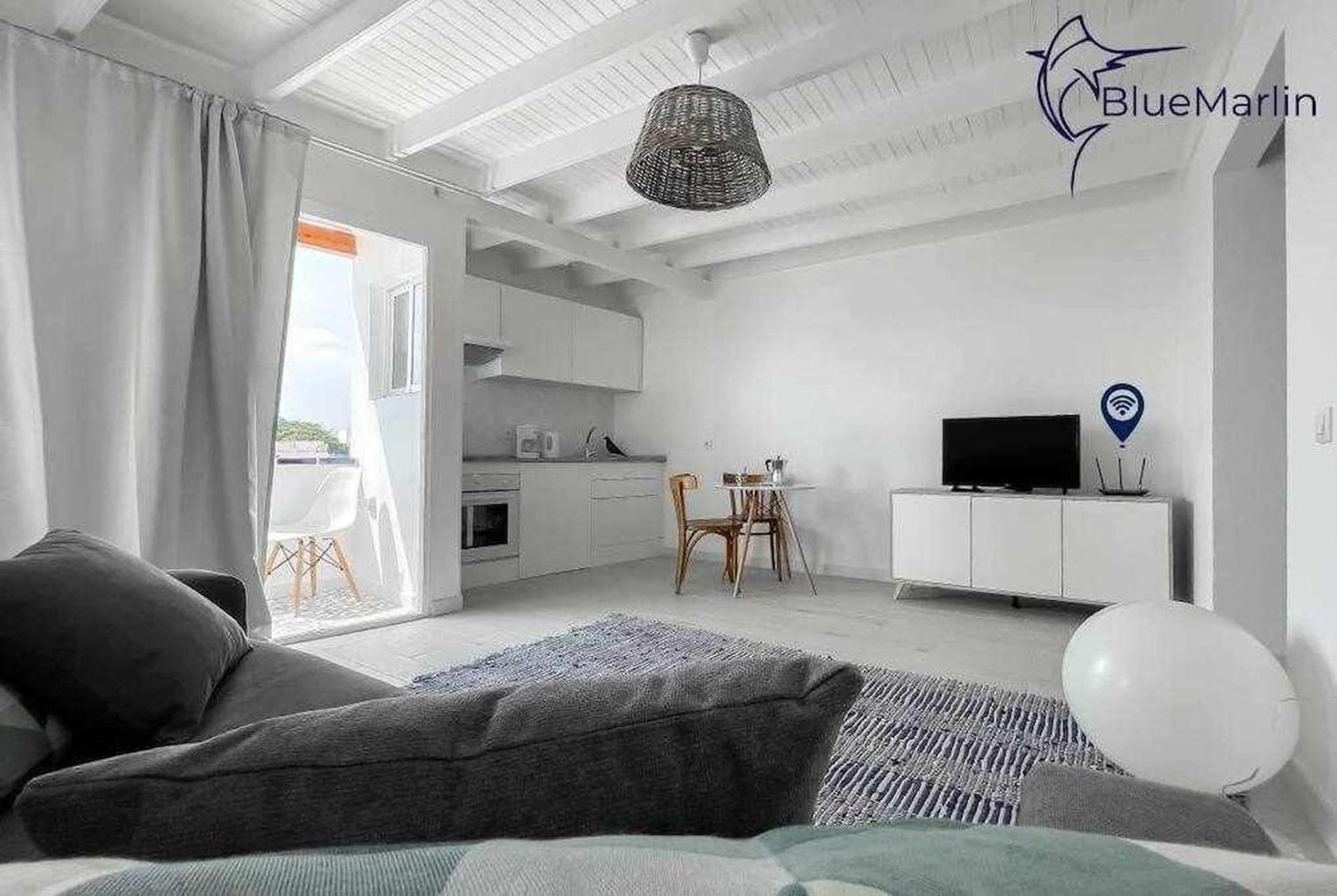 Апартаменты B-Rent Bluemarlin Boutique Sea View Коральео Экстерьер фото